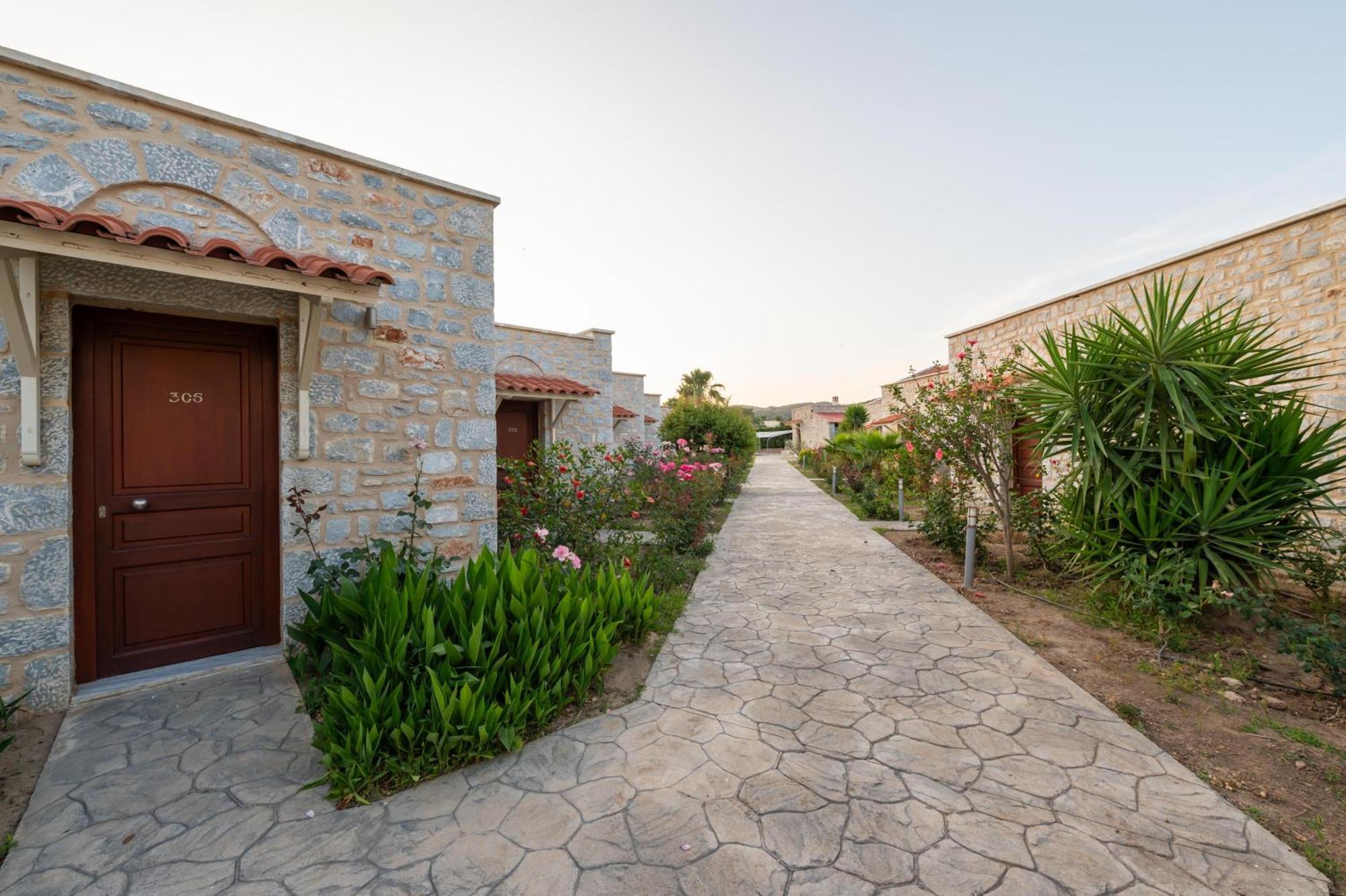 Aktaion Resort Гитион Экстерьер фото